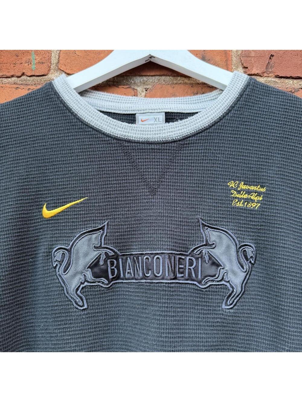 vintage Nike juventus bianconeri thermal long sleeve shirt